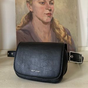 -MATT AND NAT AKI FANNY PACK-